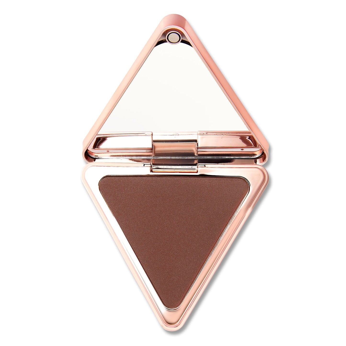 A buildable and velvety matte bronzer that sculpts, defines, and livens up the complexion.
