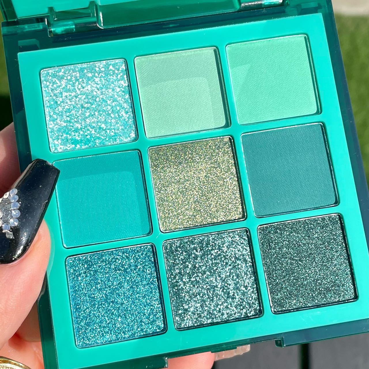 9 Colors Cyan Eyeshadow Palette